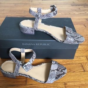 Banana Republic sandals